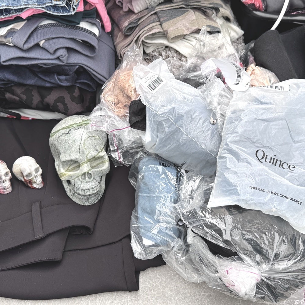 5lb mystery women’s (XS-M) clothing box with extras! Closet update, resell, gift - Picture 3 of 10